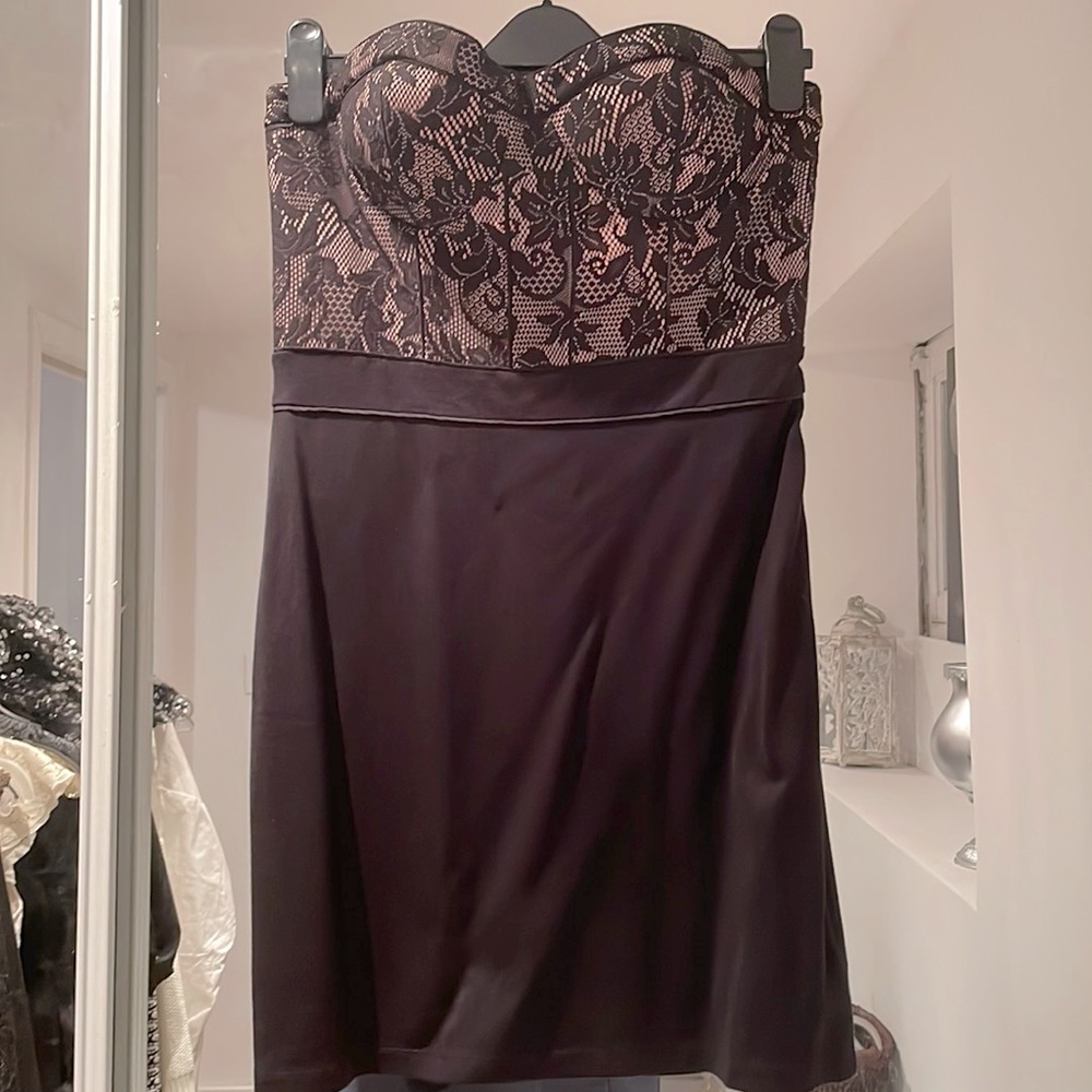 Sexy never worn black & nude mini dress.